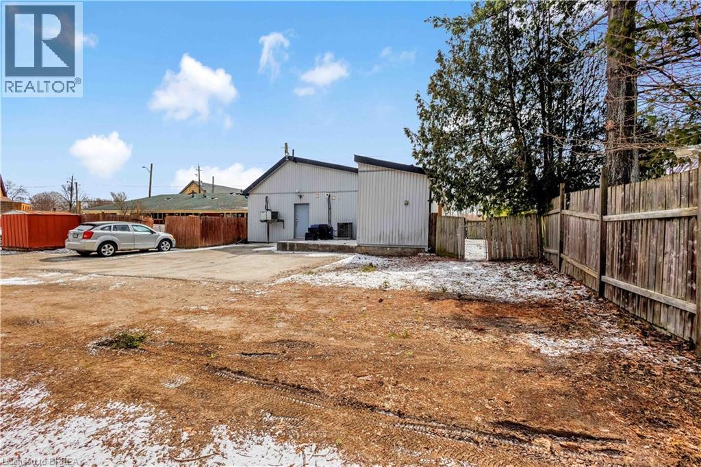 215 Grand River Avenue, Brantford, Ontario  N3T 4Y3 - Photo 32 - 40808721