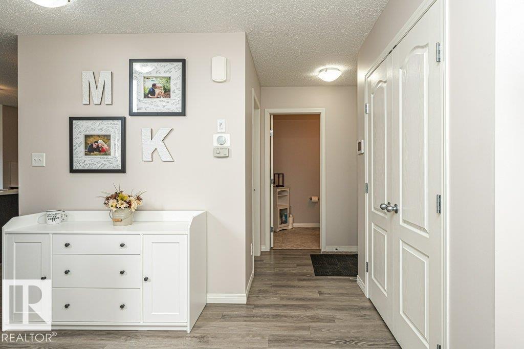 8727 Carson Wy Sw, Edmonton, Alberta  T6W 3K8 - Photo 7 - E4478369