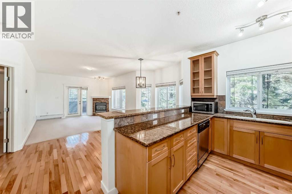 203, 20 Discovery Ridge Close Sw, Calgary, Alberta  T3H 5X4 - Photo 7 - A2294947