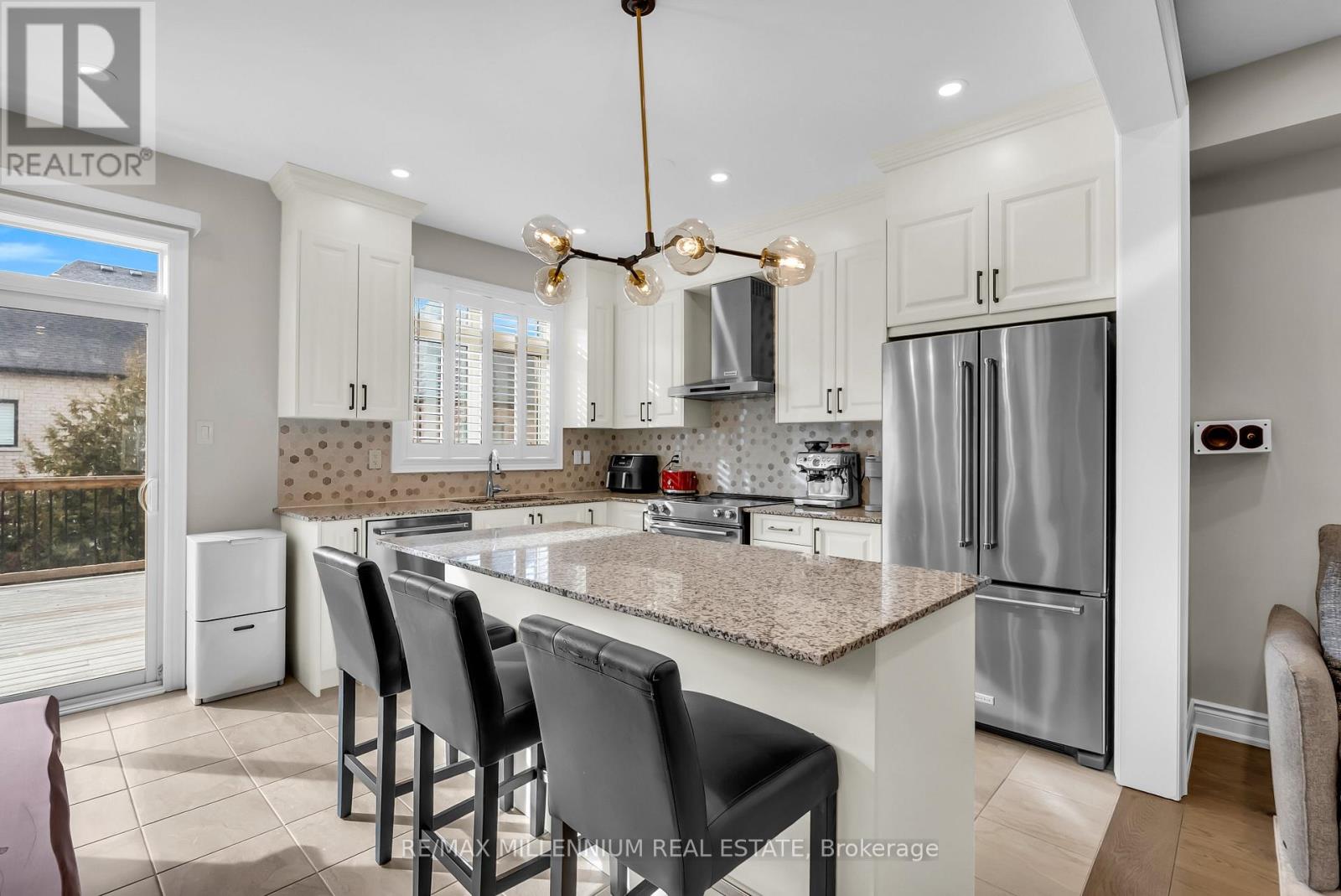 49 Zenith Avenue, Vaughan, Ontario  L4H 4K9 - Photo 17 - N12902736