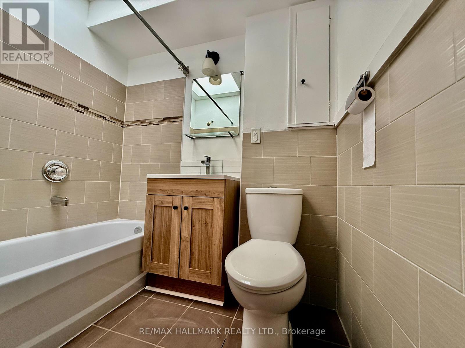 Upper - 314 Browns Line, Toronto, Ontario  M8W 3W2 - Photo 3 - W12825740