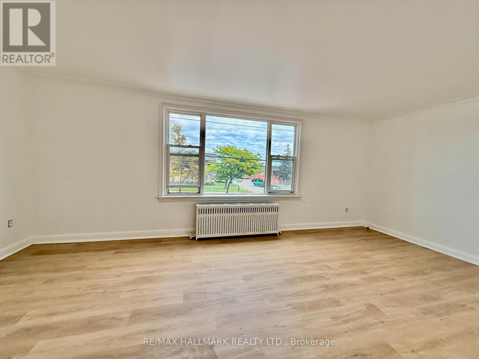 Upper - 314 Browns Line, Toronto, Ontario  M8W 3W2 - Photo 13 - W12825740