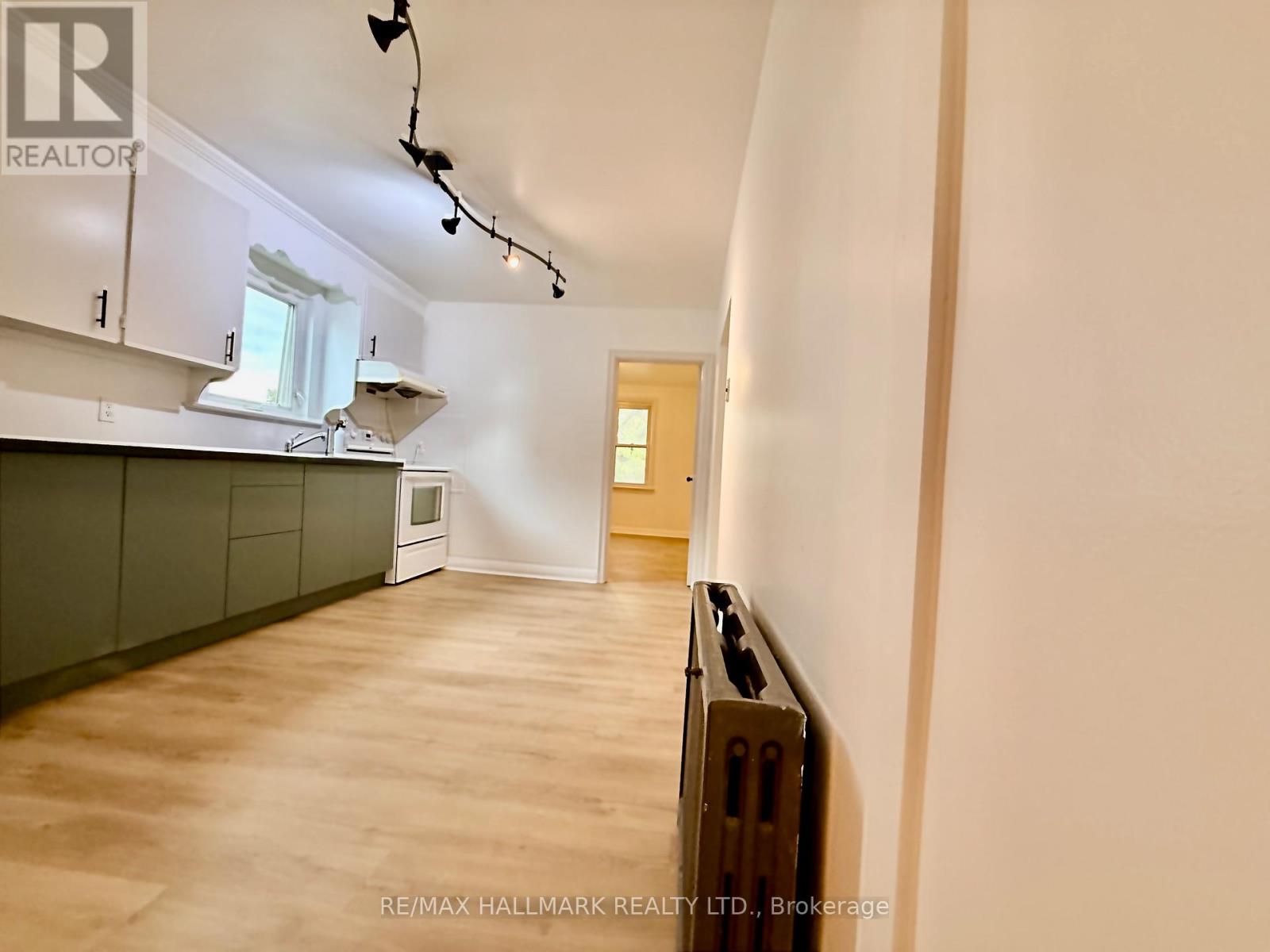 Upper - 314 Browns Line, Toronto, Ontario  M8W 3W2 - Photo 2 - W12825740