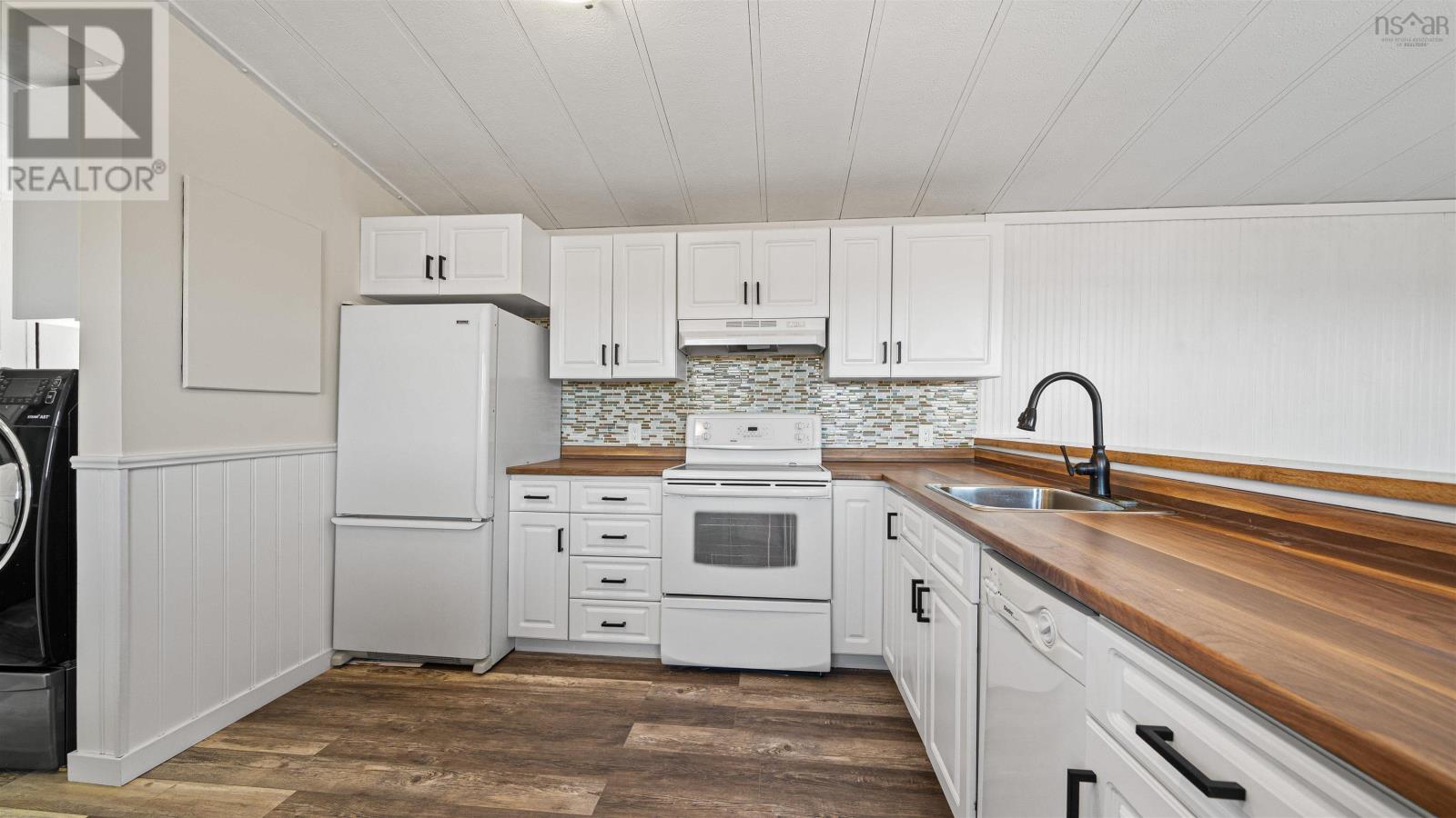 1557 East Chezzetcook Road, Halifax, Nova Scotia  B0J 1N0 - Photo 4 - 202605050