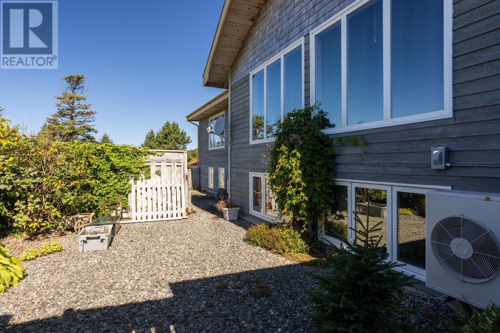 40 Country Lane, Lower West Pubnico, Nova Scotia  B0W 2C0 - Photo 11 - 202523978