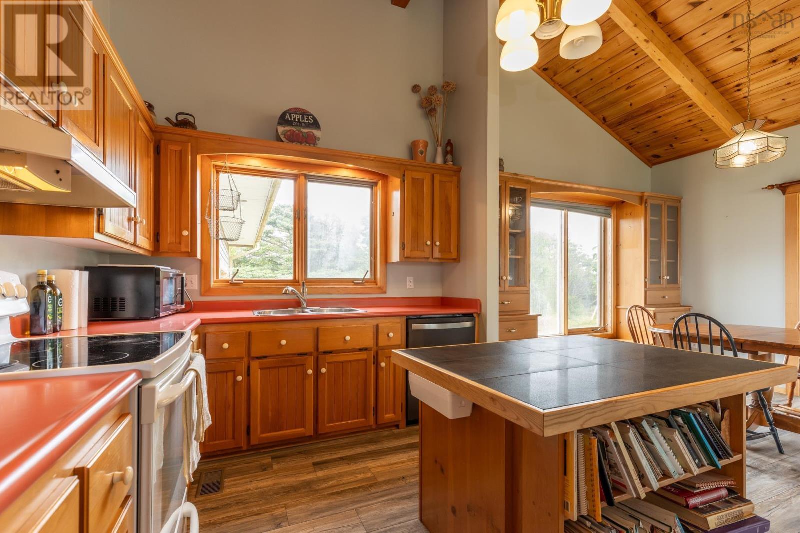 40 Country Lane, Lower West Pubnico, Nova Scotia  B0W 2C0 - Photo 34 - 202523978