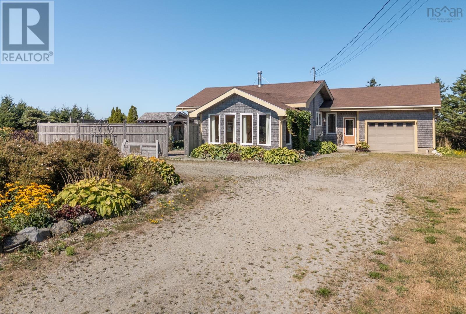 40 Country Lane, Lower West Pubnico, Nova Scotia  B0W 2C0 - Photo 4 - 202523978