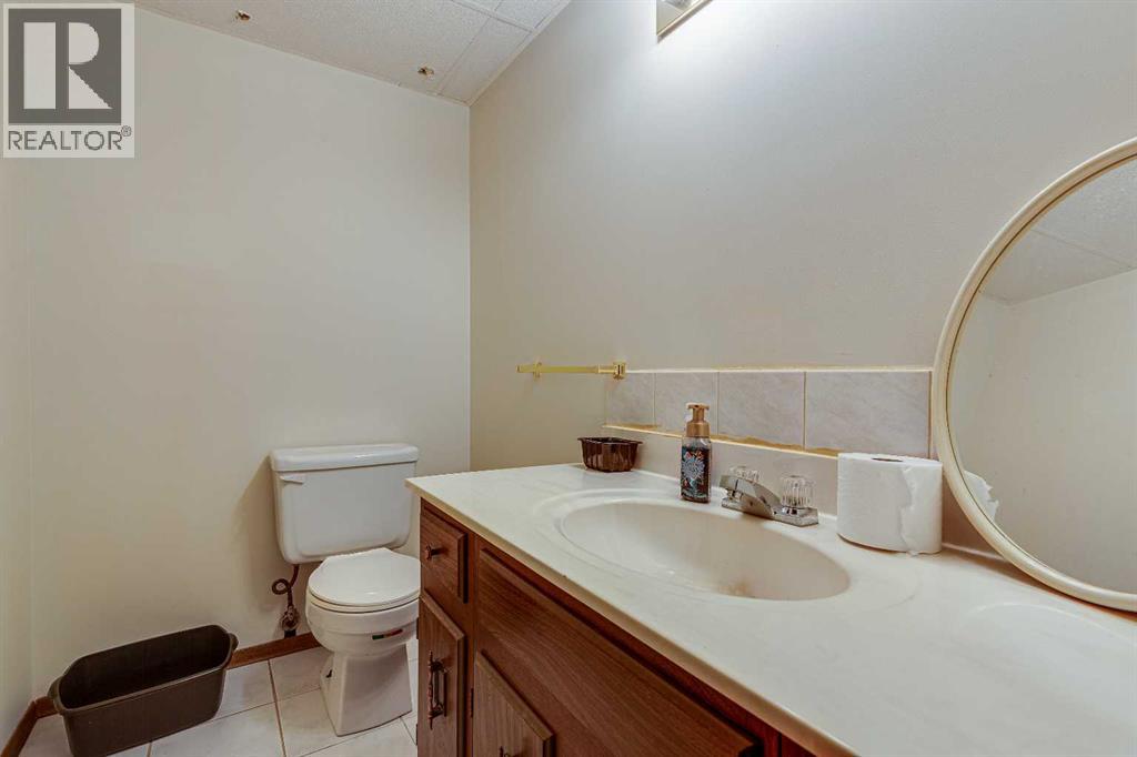 10, 96 Holmes Street Street, Red Deer, Alberta  T4N 6G6 - Photo 7 - A2292020