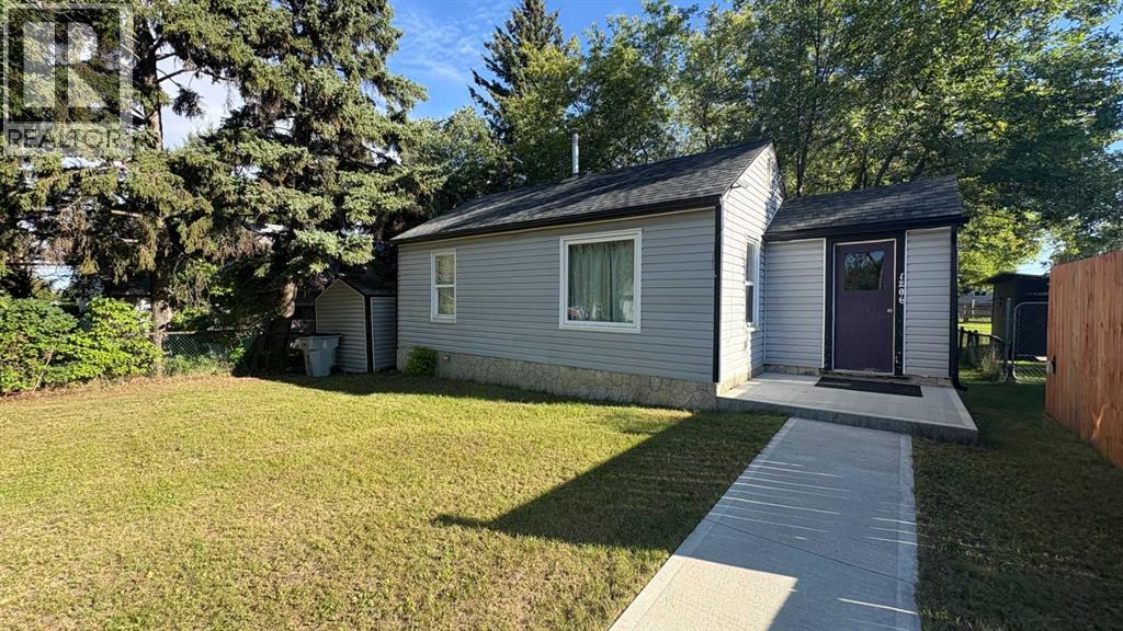 1206 6 Avenue, Wainwright, Alberta  T9W 1G2 - Photo 2 - A2205683