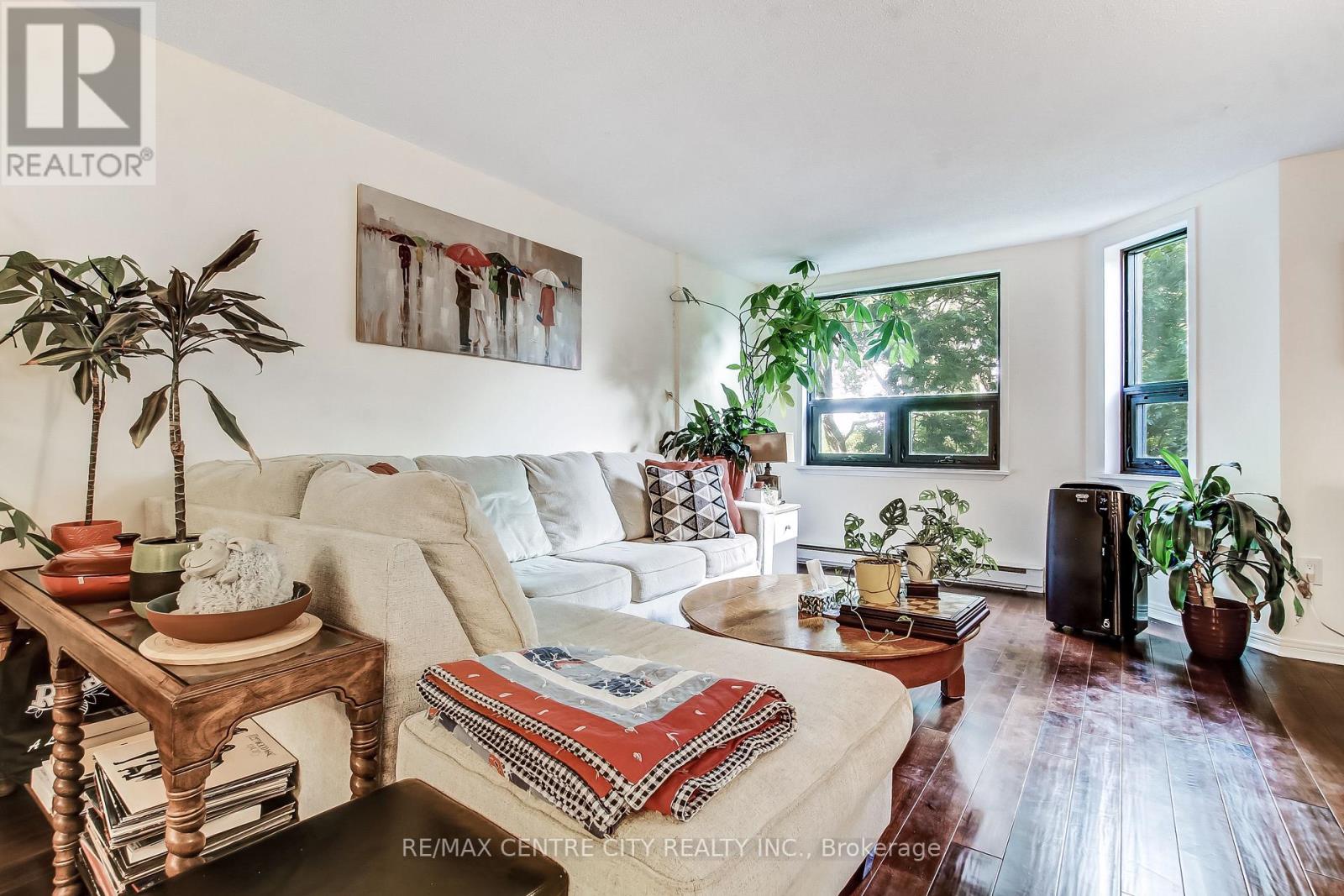 Photo 15 of 37 for 205 - 549 Ridout Street N