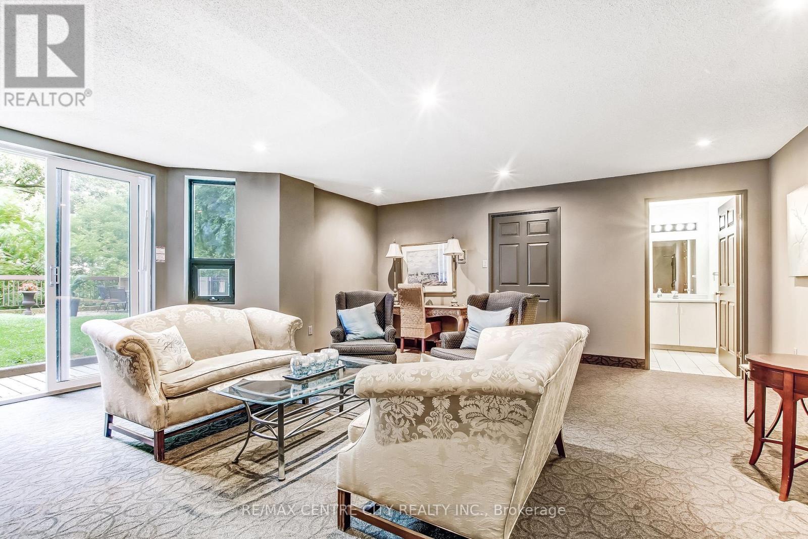 Photo 22 of 37 for 205 - 549 Ridout Street N