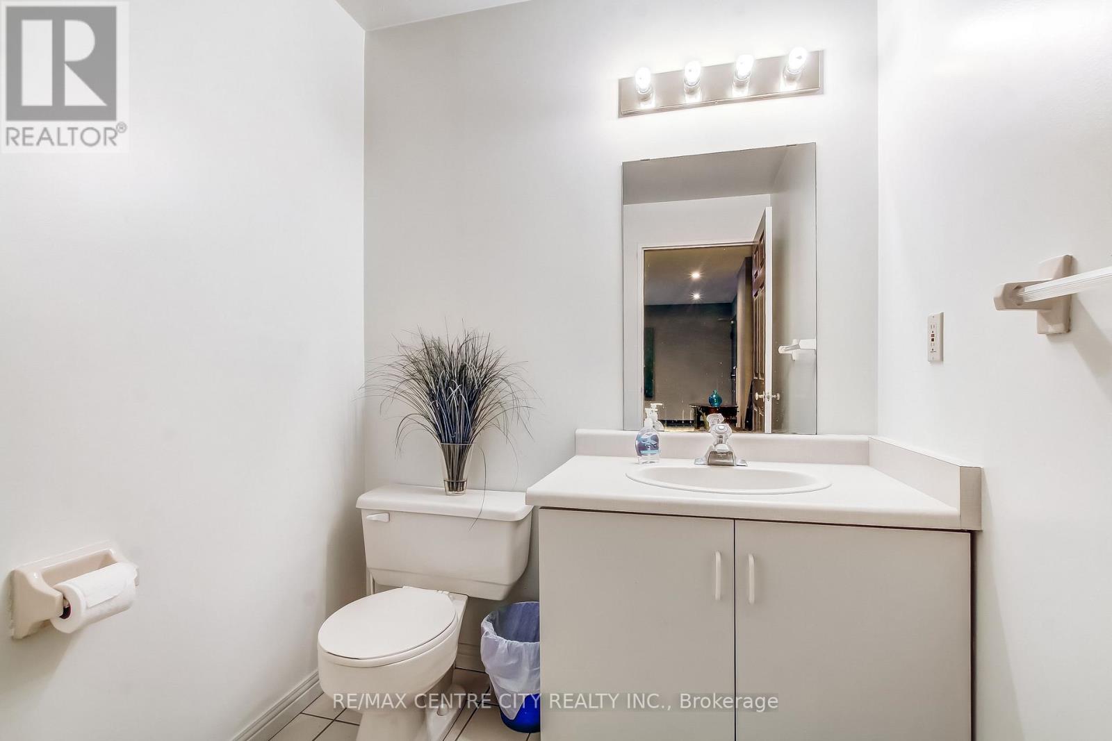 Photo 24 of 37 for 205 - 549 Ridout Street N