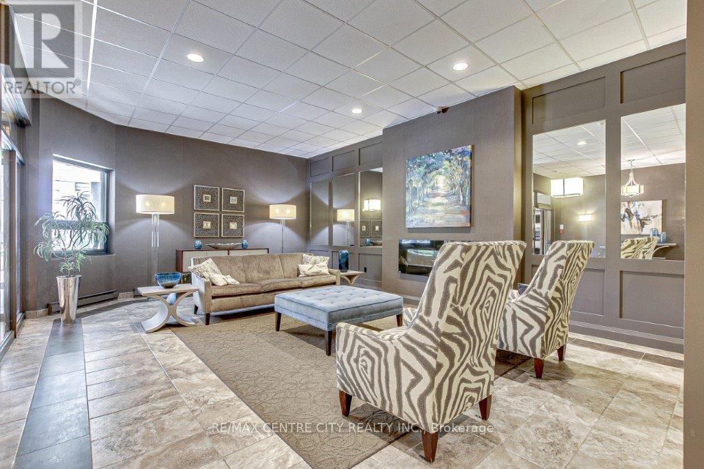 Photo 6 of 37 for 205 - 549 Ridout Street N