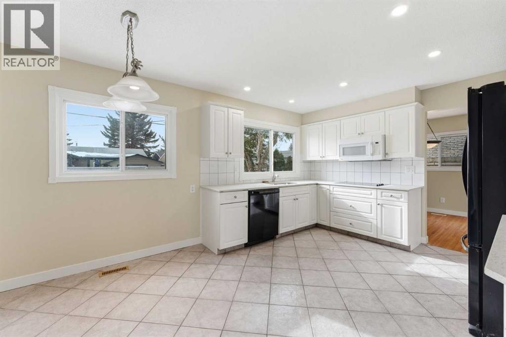 10603 Maplecreek Drive Se, Calgary, Alberta  T2J 1V2 - Photo 10 - A2292947