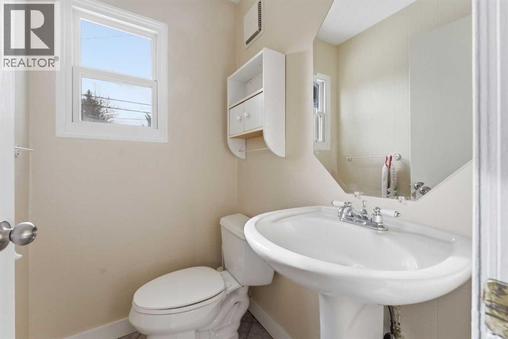 10603 Maplecreek Drive Se, Calgary, Alberta  T2J 1V2 - Photo 21 - A2292947