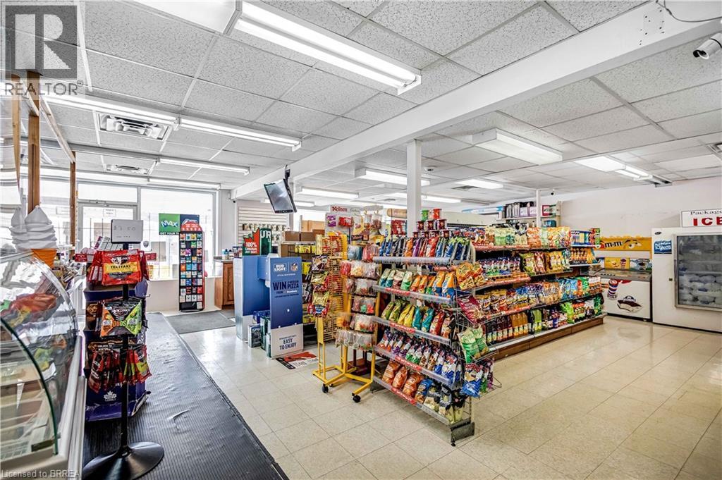 215 Grand River Avenue, Brantford, Ontario  N3T 4Y3 - Photo 11 - 40810836