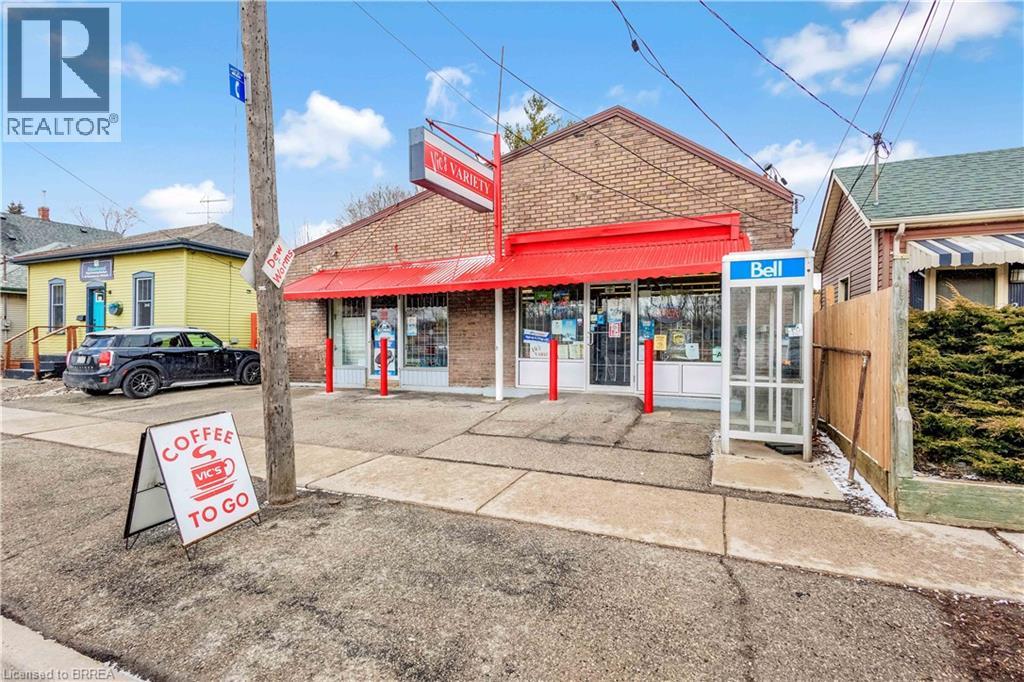 215 Grand River Avenue, Brantford, Ontario  N3T 4Y3 - Photo 3 - 40810836