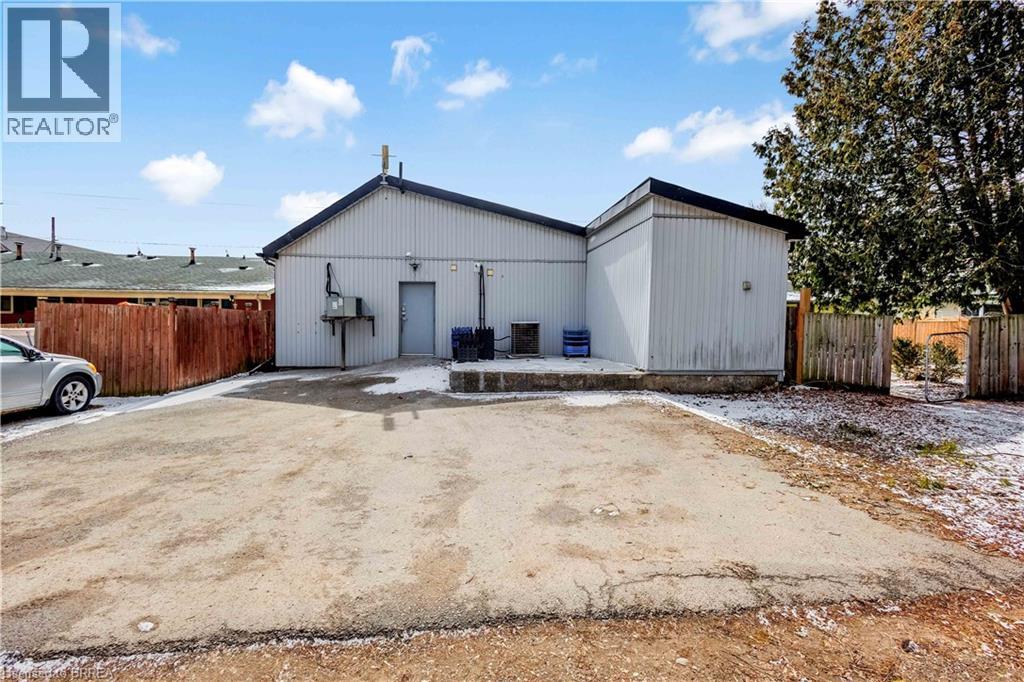 215 Grand River Avenue, Brantford, Ontario  N3T 4Y3 - Photo 32 - 40810836