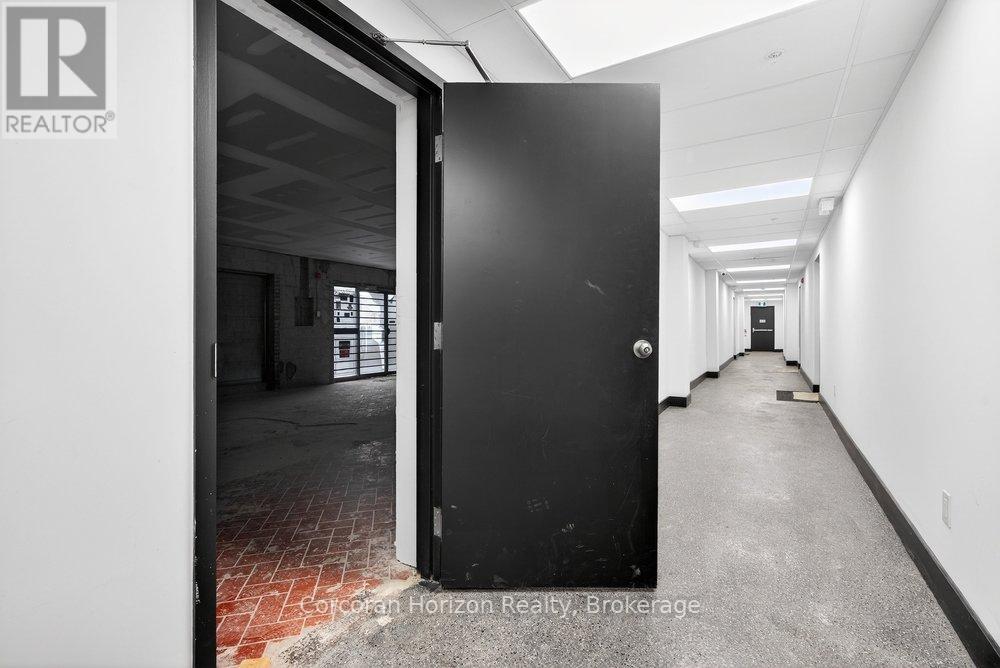 98 Barton Street E, Hamilton, Ontario  L8L 2V9 - Photo 6 - X12903736