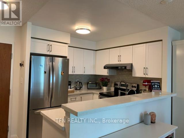 817 - 23 Lorraine Drive E, Toronto, Ontario  M2N 6Z6 - Photo 4 - C12903276