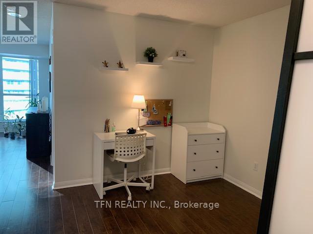 817 - 23 Lorraine Drive E, Toronto, Ontario  M2N 6Z6 - Photo 9 - C12903276