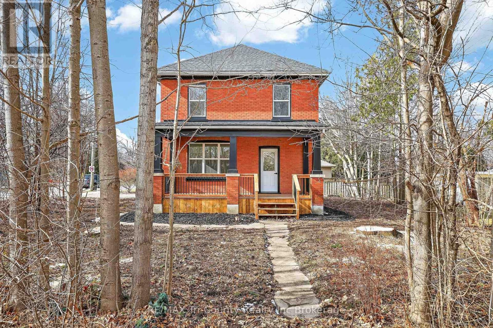 394 Wellington Street, Ingersoll, Ontario  N5C 1T6 - Photo 1 - X12903776