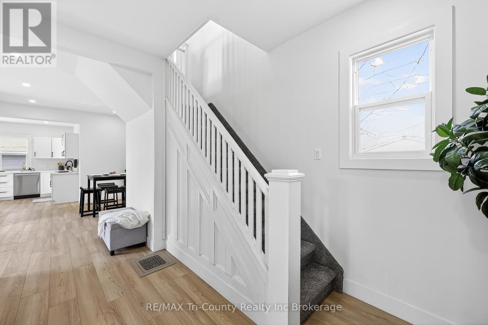 394 Wellington Street, Ingersoll, Ontario  N5C 1T6 - Photo 14 - X12903776