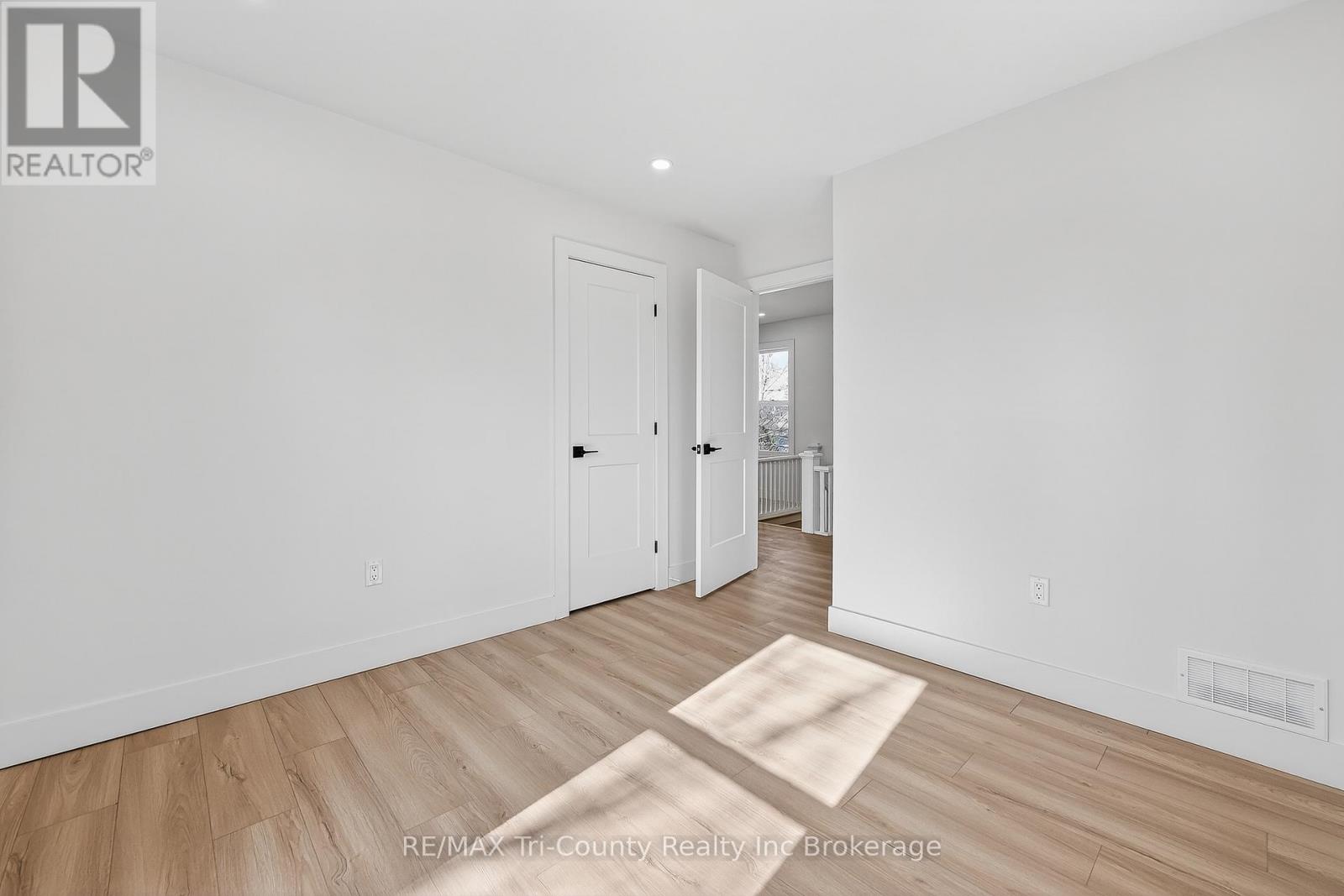 394 Wellington Street, Ingersoll, Ontario  N5C 1T6 - Photo 24 - X12903776