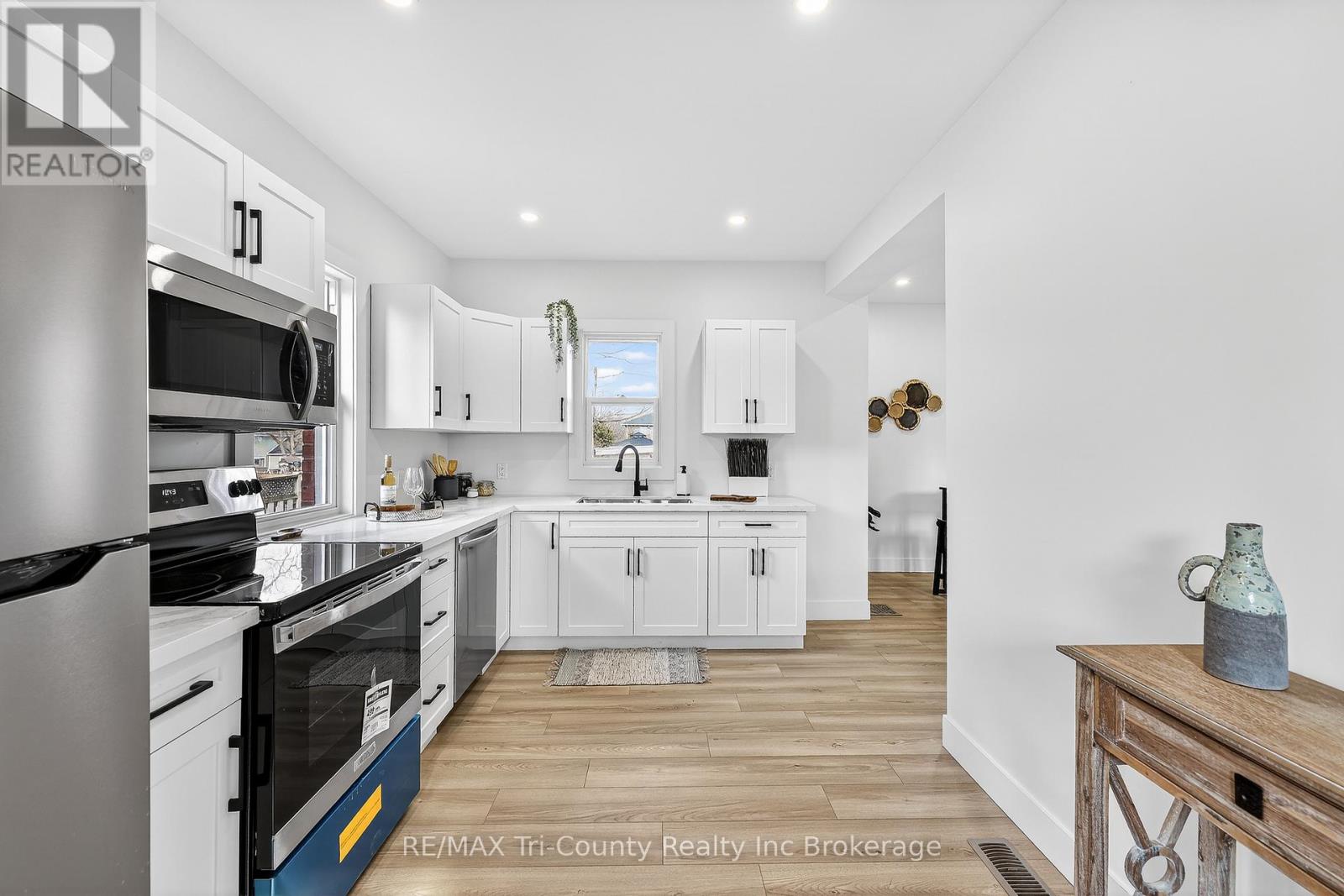 394 Wellington Street, Ingersoll, Ontario  N5C 1T6 - Photo 5 - X12903776