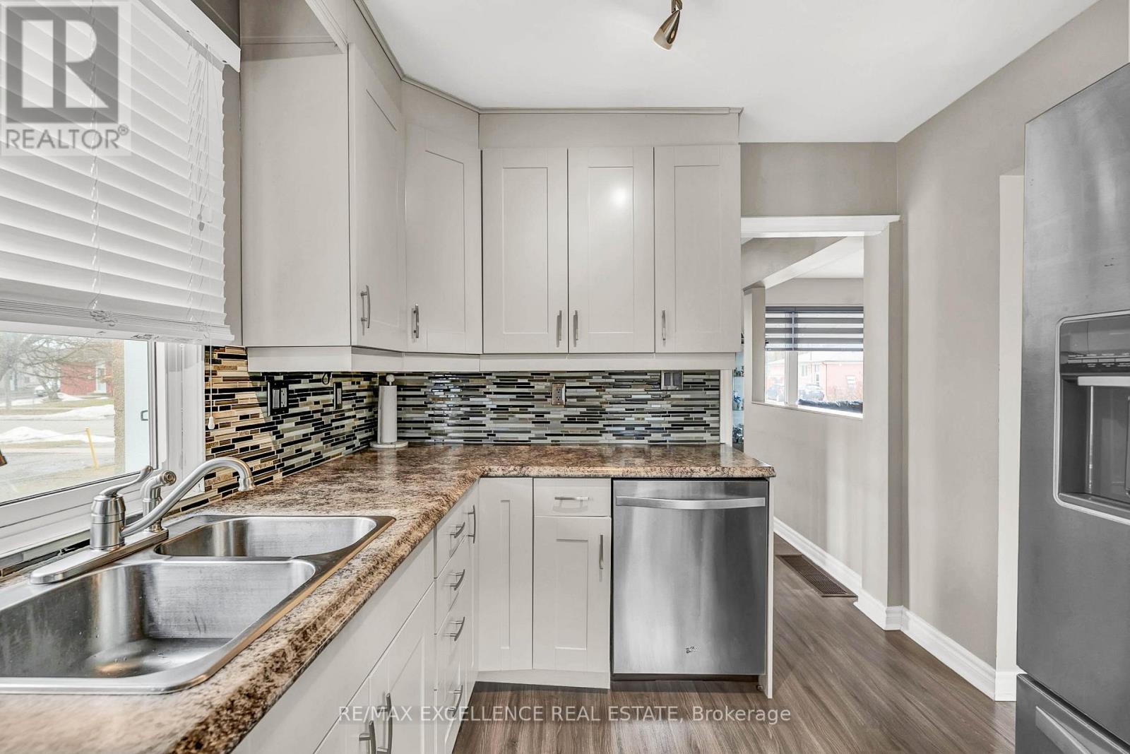 231 Rosedale Drive, Whitby, Ontario  L1N 1Z2 - Photo 13 - E12876930