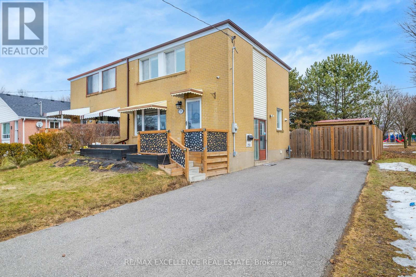 231 Rosedale Drive, Whitby, Ontario  L1N 1Z2 - Photo 3 - E12876930