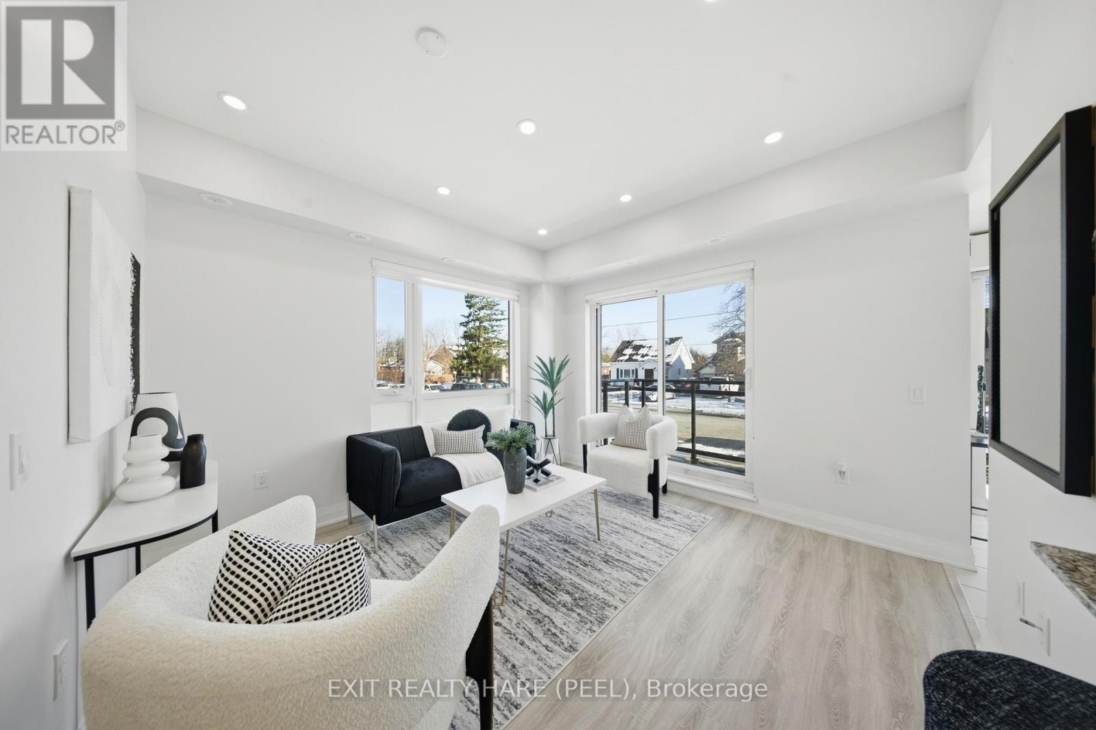 702 - 48 Coles Avenue, Vaughan, Ontario  L4L 0J1 - Photo 9 - N12901128