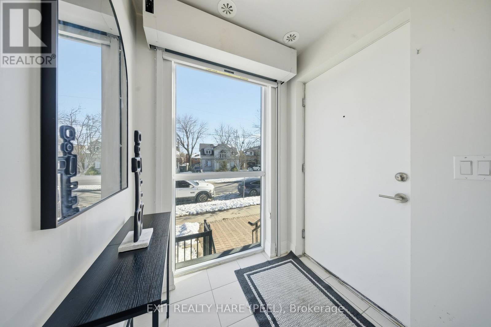 702 - 48 Coles Avenue, Vaughan, Ontario  L4L 0J1 - Photo 5 - N12901128