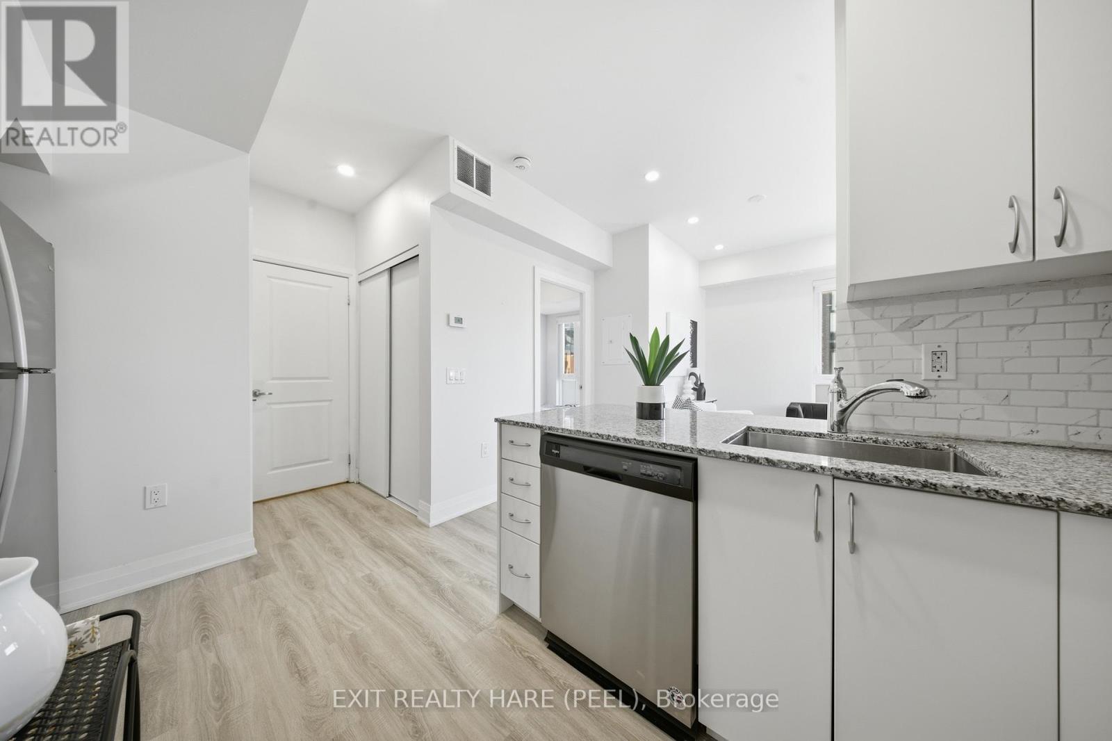 702 - 48 Coles Avenue, Vaughan, Ontario  L4L 0J1 - Photo 16 - N12901128