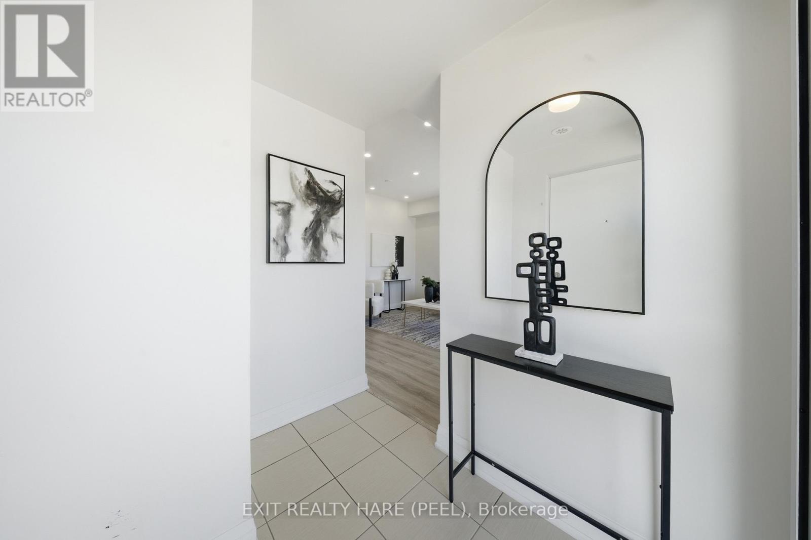 702 - 48 Coles Avenue, Vaughan, Ontario  L4L 0J1 - Photo 6 - N12901128