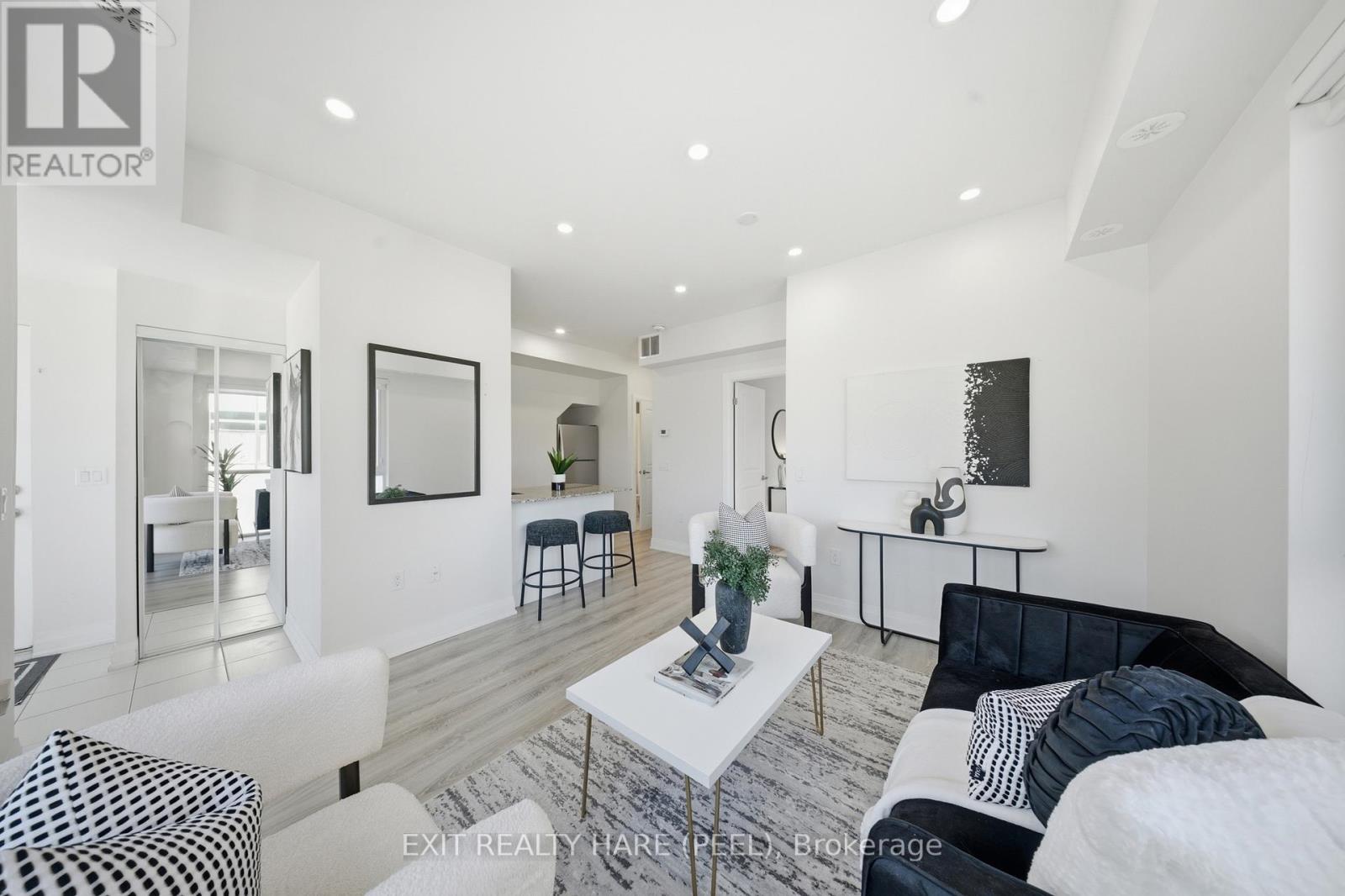 702 - 48 Coles Avenue, Vaughan, Ontario  L4L 0J1 - Photo 10 - N12901128