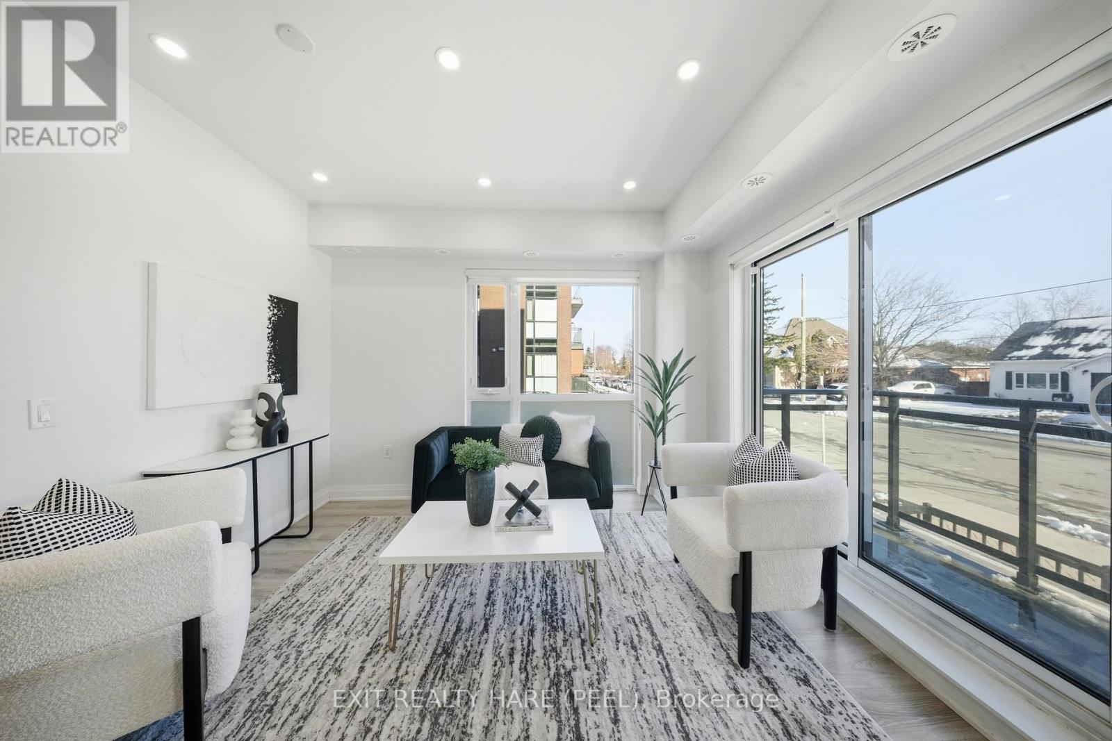 702 - 48 Coles Avenue, Vaughan, Ontario  L4L 0J1 - Photo 8 - N12901128