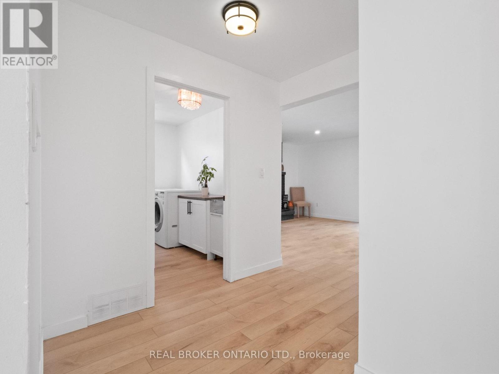 24 Keefer Road, Thorold, Ontario  L2V 4Y4 - Photo 19 - X12804280