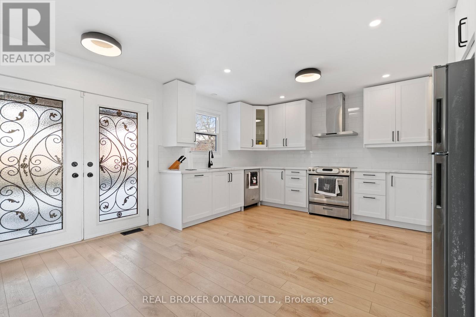 24 Keefer Road, Thorold, Ontario  L2V 4Y4 - Photo 12 - X12804280