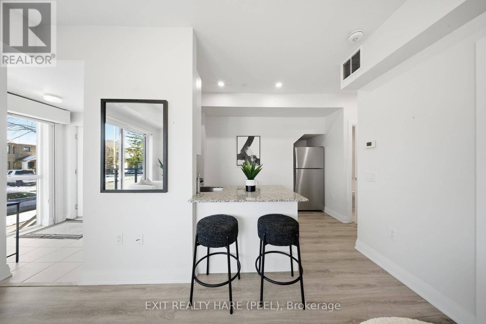 702 - 48 Coles Avenue, Vaughan, Ontario  L4L 0J1 - Photo 12 - N12901128