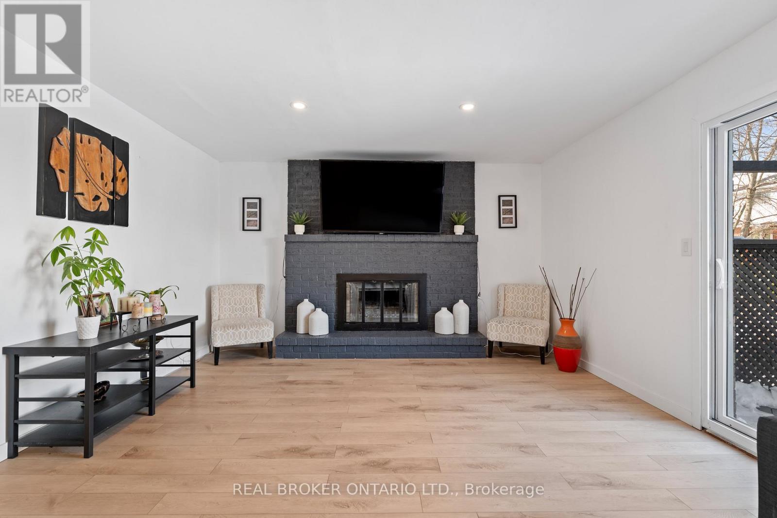 24 Keefer Road, Thorold, Ontario  L2V 4Y4 - Photo 9 - X12804280