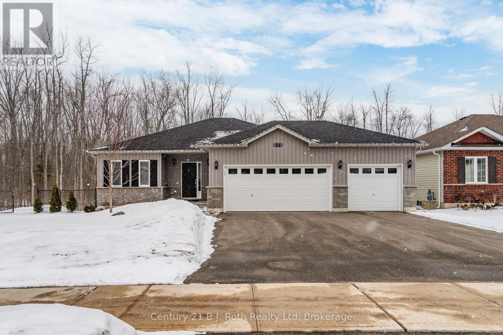 54 Ralph Dalton Boulevard, Tay (Victoria Harbour), Ontario  L0K 2A0 - Photo 2 - S12903728