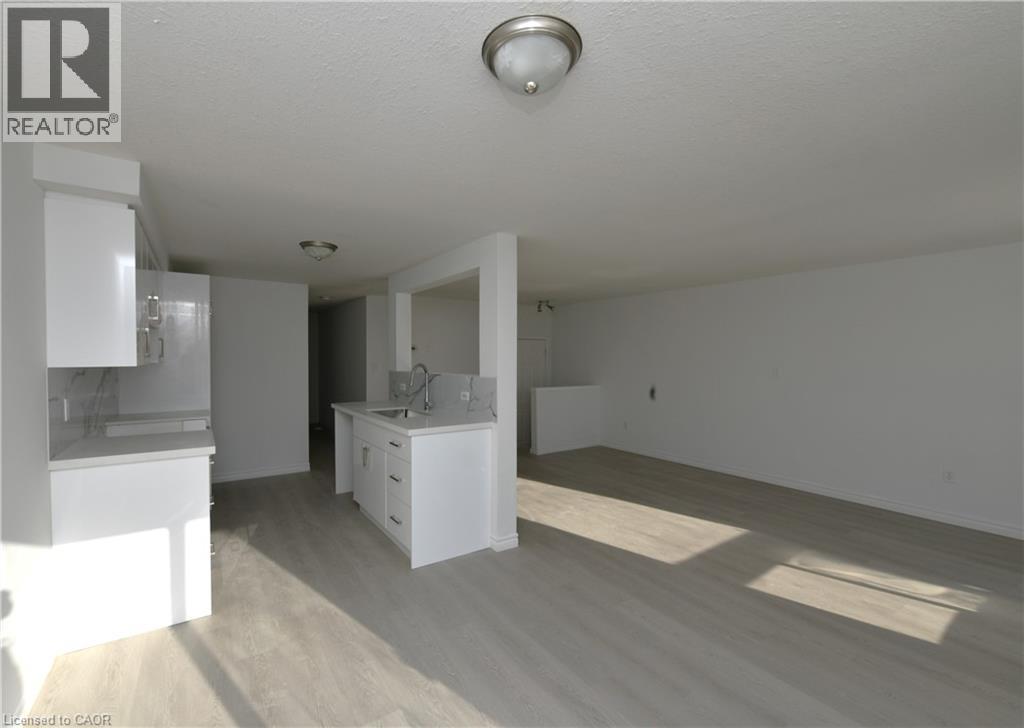 53 Foxglove Crescent, Kitchener, Ontario  N2E 3Y7 - Photo 3 - 40813060