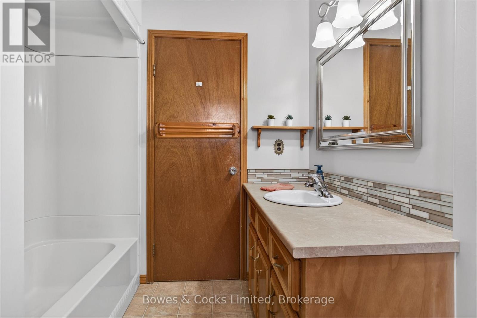 716 Otonabee Drive, Peterborough, Ontario  K9J 7P9 - Photo 20 - X12903824