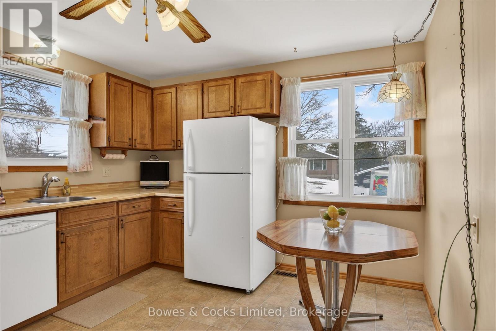 716 Otonabee Drive, Peterborough, Ontario  K9J 7P9 - Photo 9 - X12903824