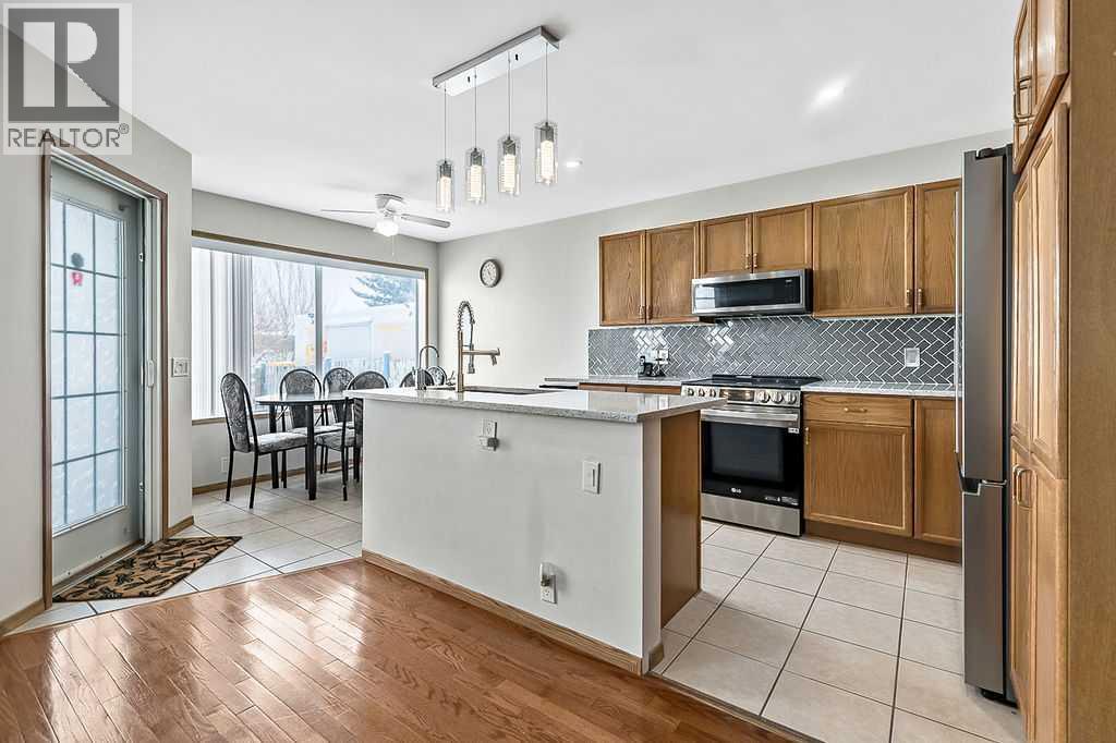 38 Martinwood Road NE, Calgary, Alberta  T3J 3H5 - Photo 6 - A2290628