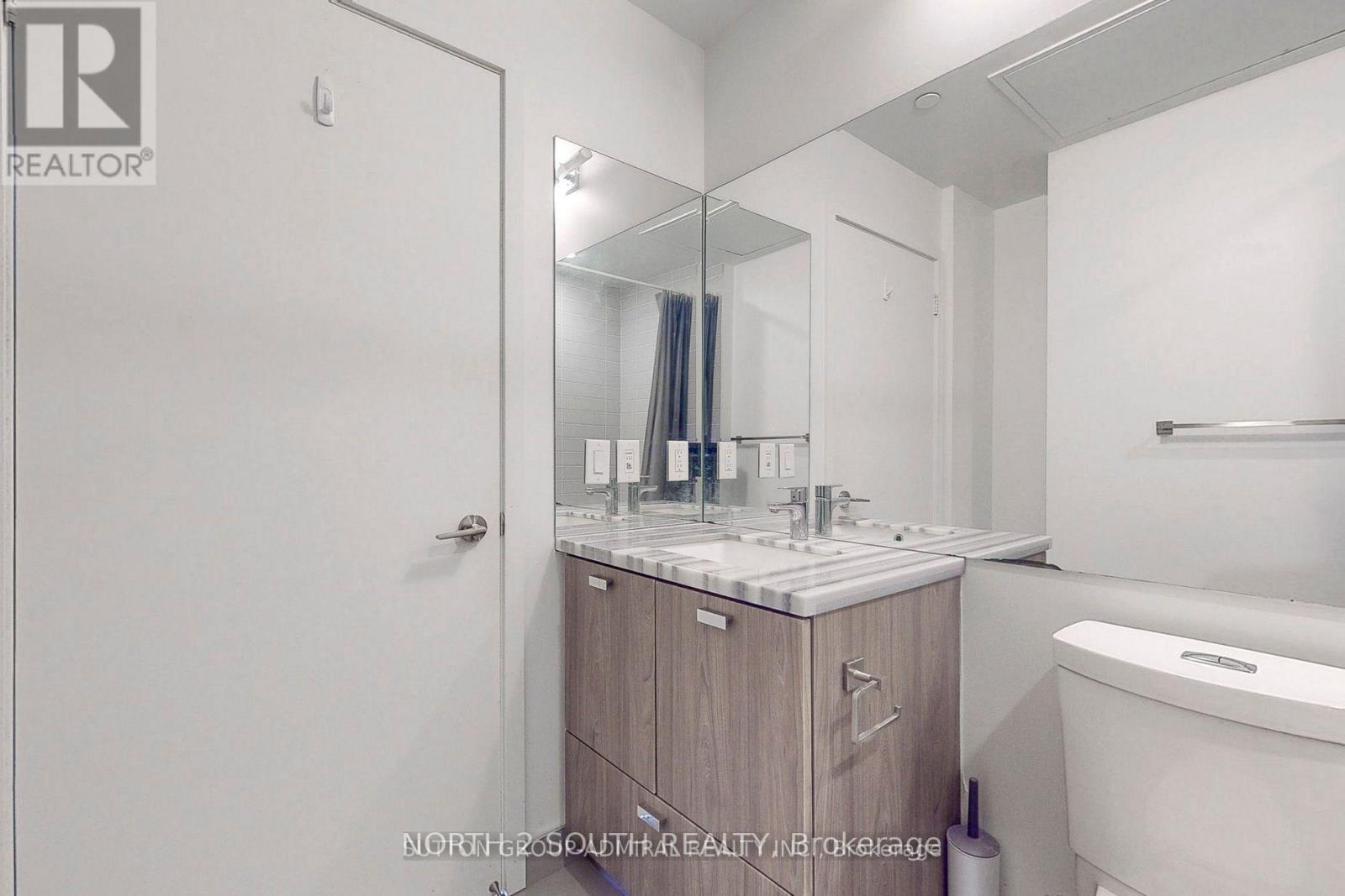 2703 - 290 Adelaide Street W, Toronto (Waterfront Communities), Ontario  M5V 0P3 - Photo 13 - C12903718