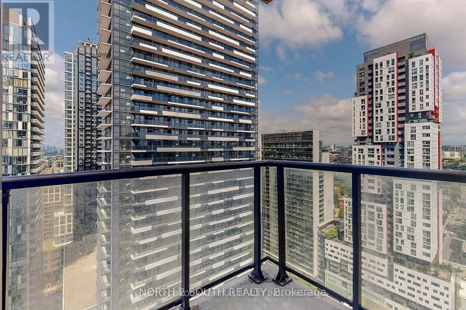 2703 - 290 Adelaide Street W, Toronto (Waterfront Communities), Ontario  M5V 0P3 - Photo 19 - C12903718