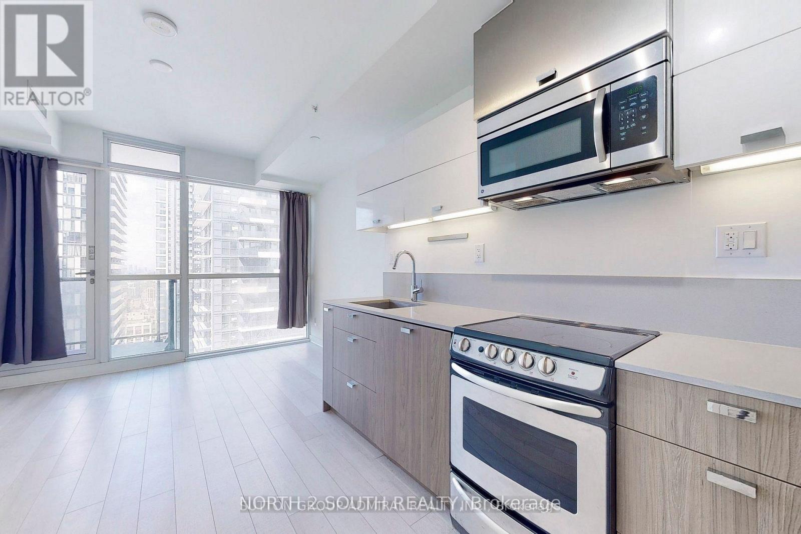 2703 - 290 Adelaide Street W, Toronto (Waterfront Communities), Ontario  M5V 0P3 - Photo 9 - C12903718