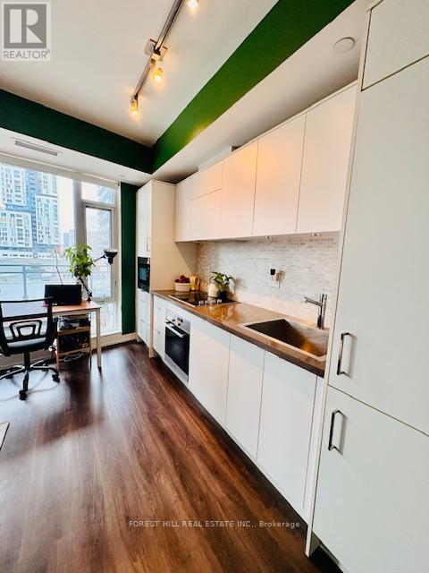 1005 - 21 Widmer Street, Toronto (Waterfront Communities), Ontario  M5V 0B8 - Photo 2 - C12903844